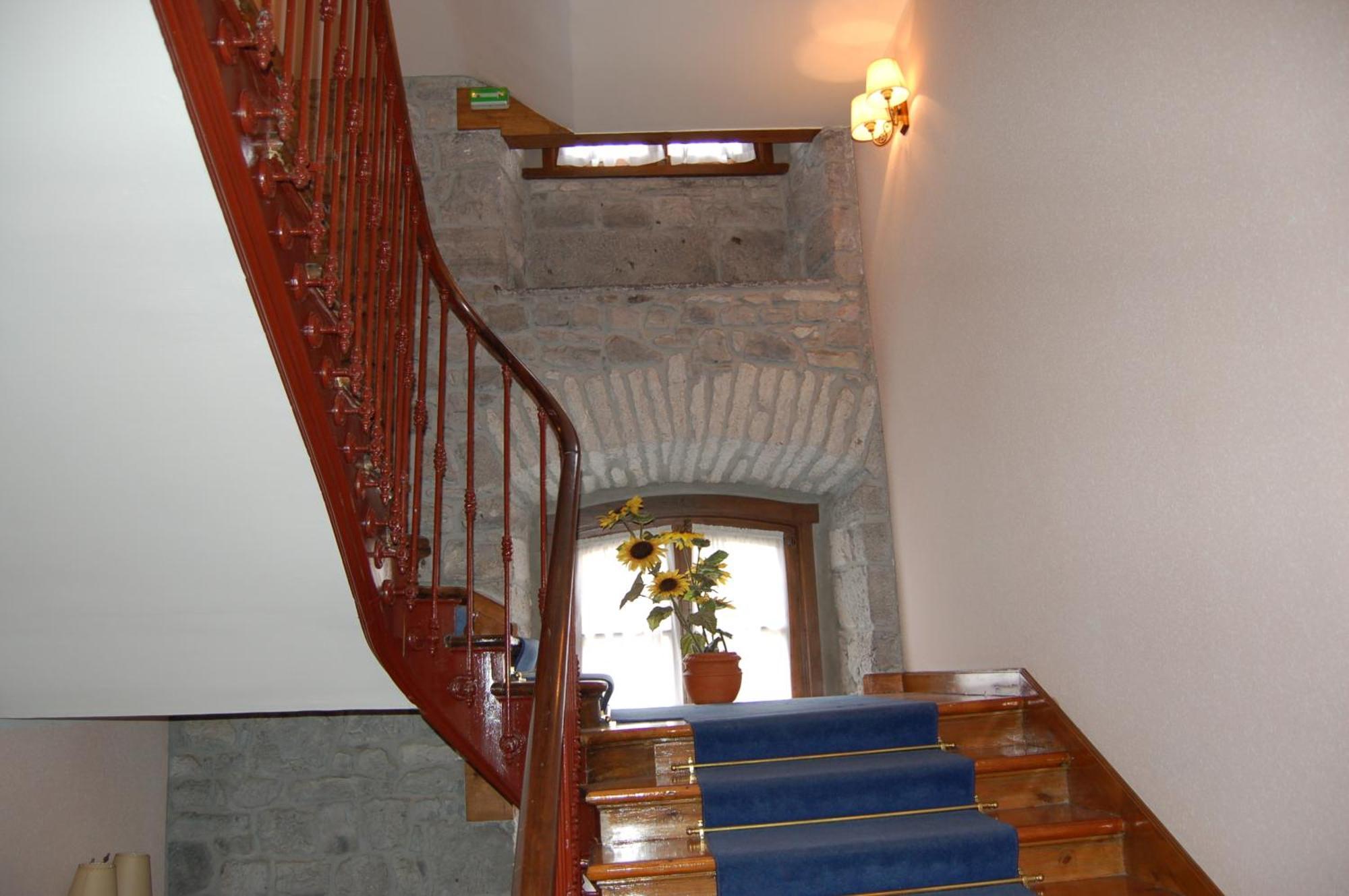 Puente Romano Onís Екстериор снимка